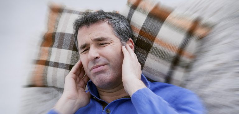 El dispositivo para controlar el Tinnitus