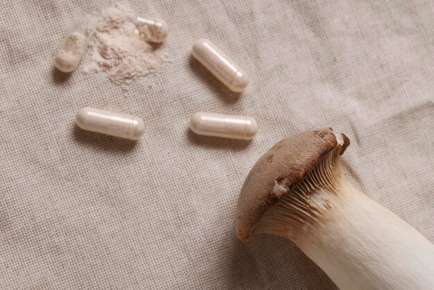 https://medicalpharmanews.com/wp-content/uploads/2025/03/Capsule-di-funghi-hongos-en-capsulasmushrooms-in-capsules.jpg